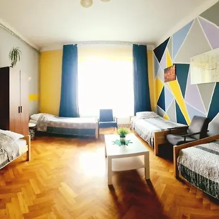 Hostel Centrum 51 *