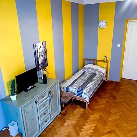 Hostel Centrum 51 *